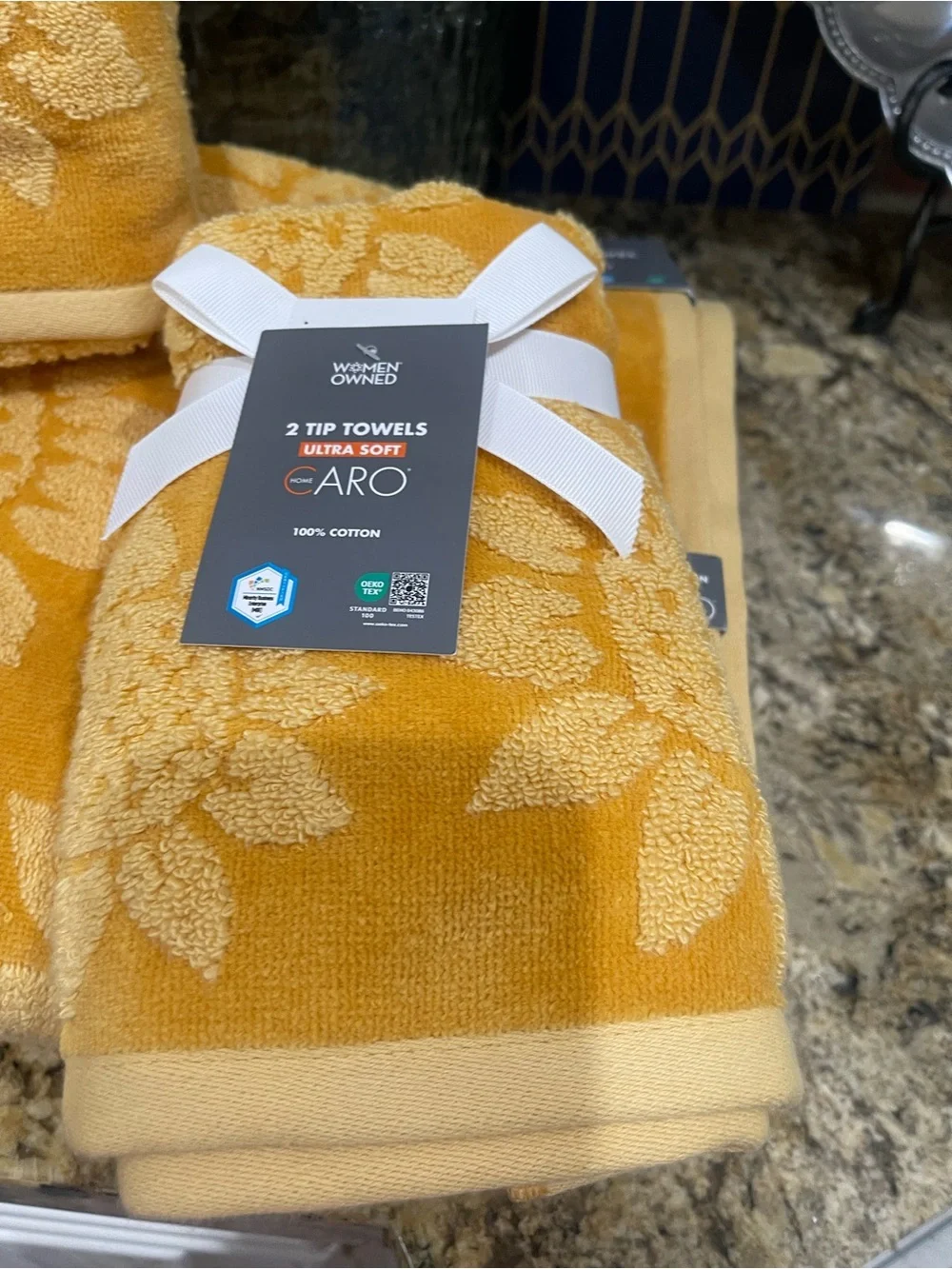 Caro Home plush yellow sunflower bath, hand, and tip towels bundle - Brand new!